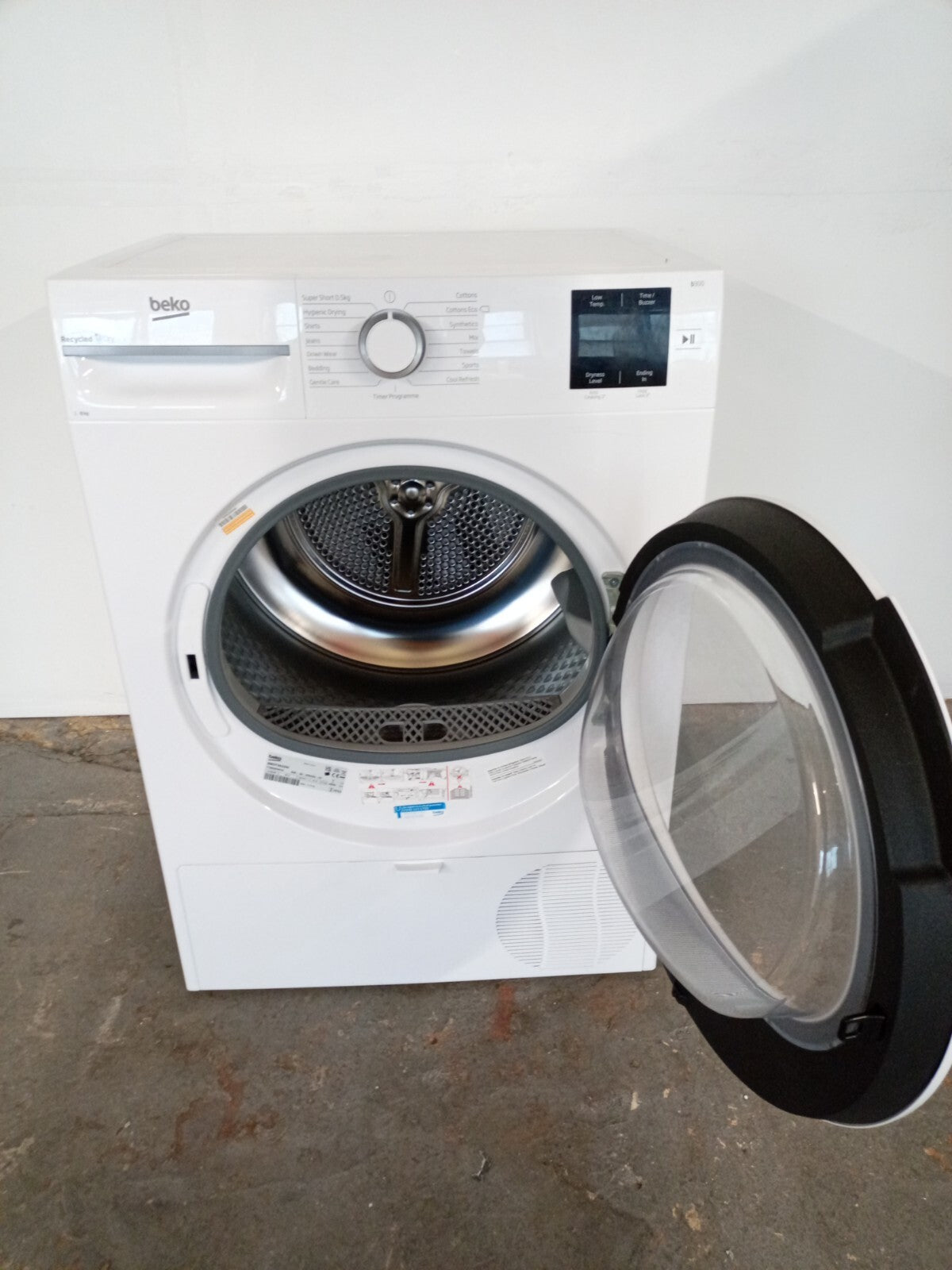 New Graded  Beko BM3T3823W 8kg Heat Pump Tumble Dryer RRP £449 D17