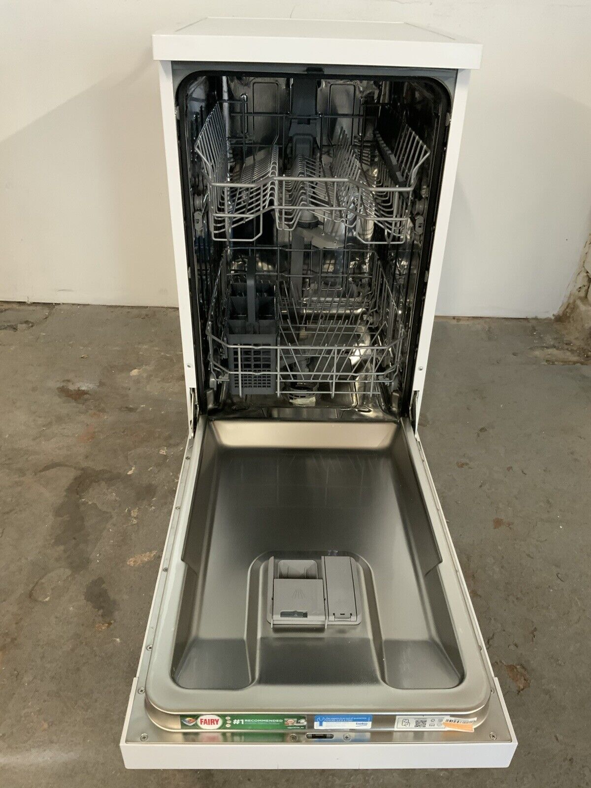 New Graded White Beko DVS04X20W Slimline Dishwasher - UK Del D17