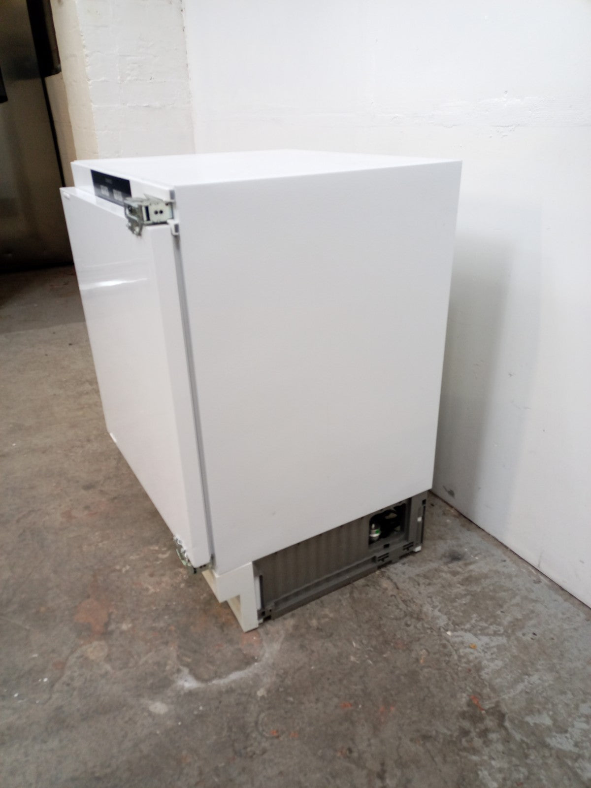 New Graded Kenwood KIL60W23 Integrated Undercounter Fridge RRP£269 M5