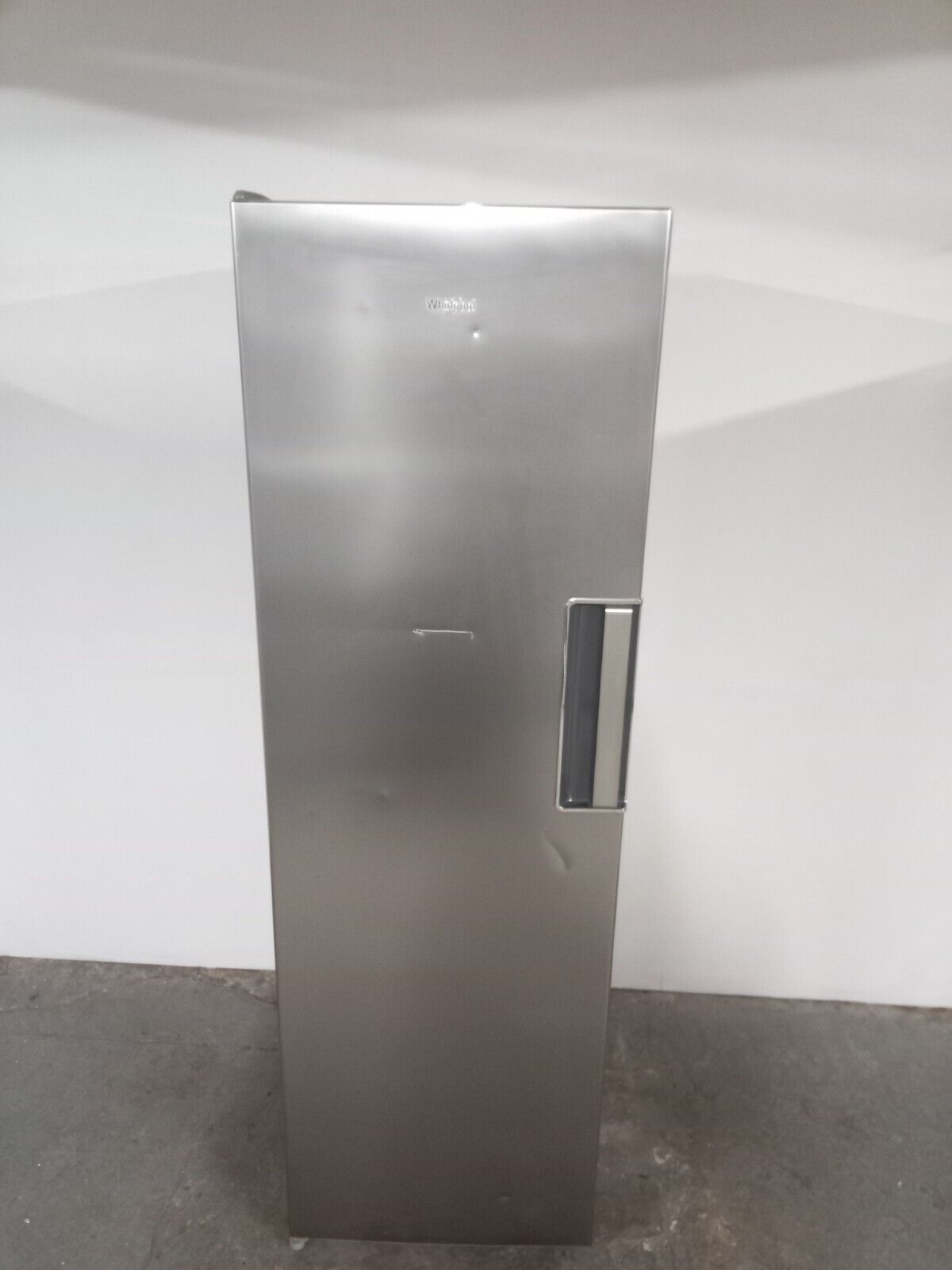 Large Silver Whirlpool UW8F2CXLSBUK2 252 ltr  Tall  Freezer UK Delivery L38