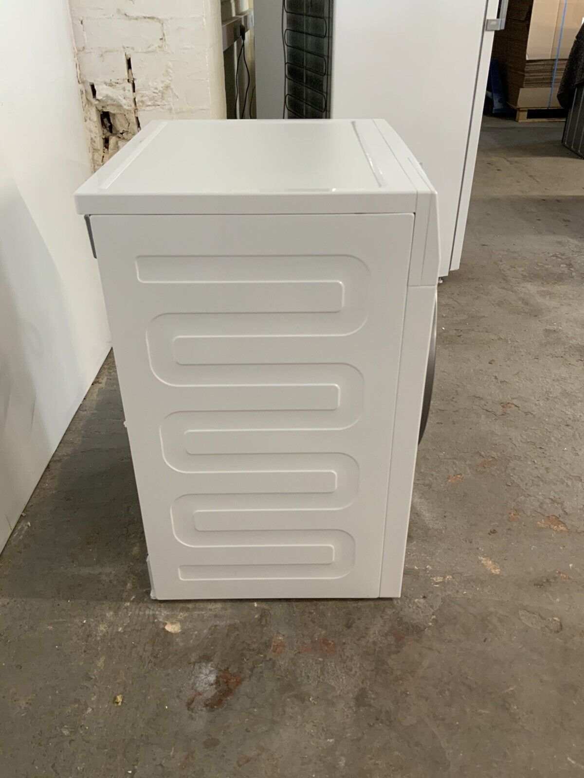 New Graded Blomberg LTK28021W 8kg Condenser Tumble Dryer D18
