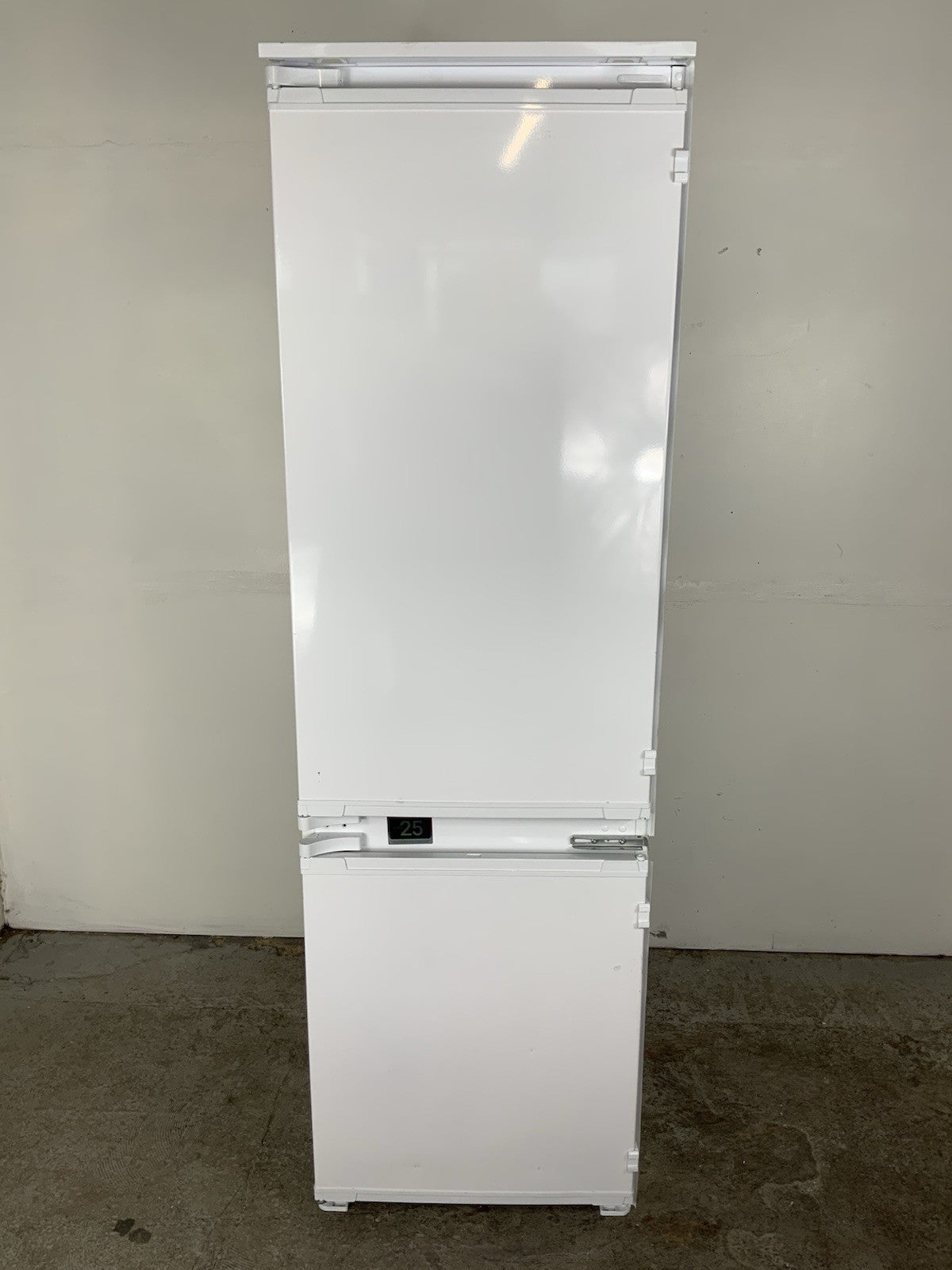 New Graded BEKO BCFD473 Integrated  70/30 Fridge Freezer RRP £549! UK Del F57