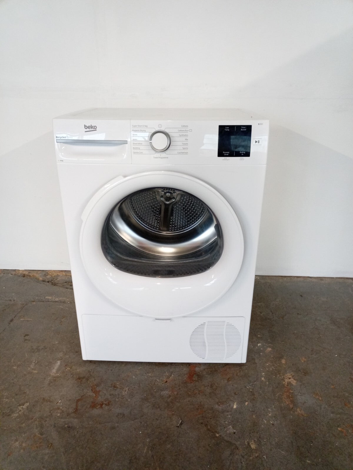 New Graded  Beko BM3T3823W 8kg Heat Pump Tumble Dryer RRP £449 D17