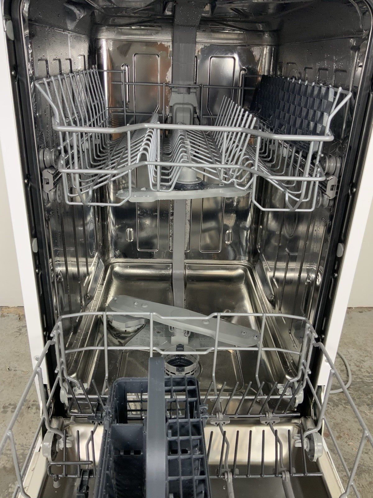 New Graded White  Beko DVS04X20W Slimline Dishwasher RRP£299- F18