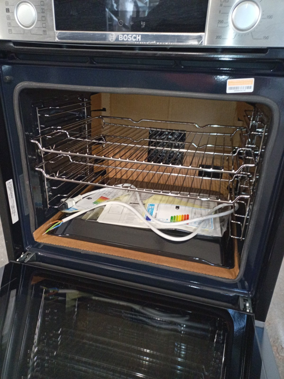 New Graded Bosch HGA574BS3B 60cm Built In Single Oven  RRP£599 T28