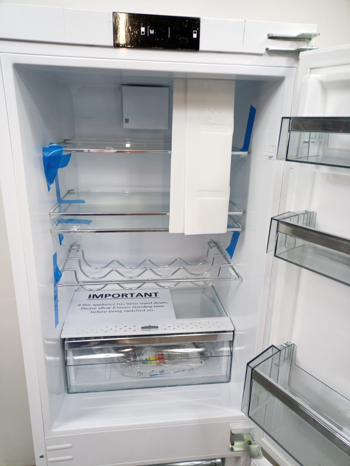 New Graded Kenwood KIFF5022 Integrated  50/50 Fridge Freezer RRP £399 UK Del M30