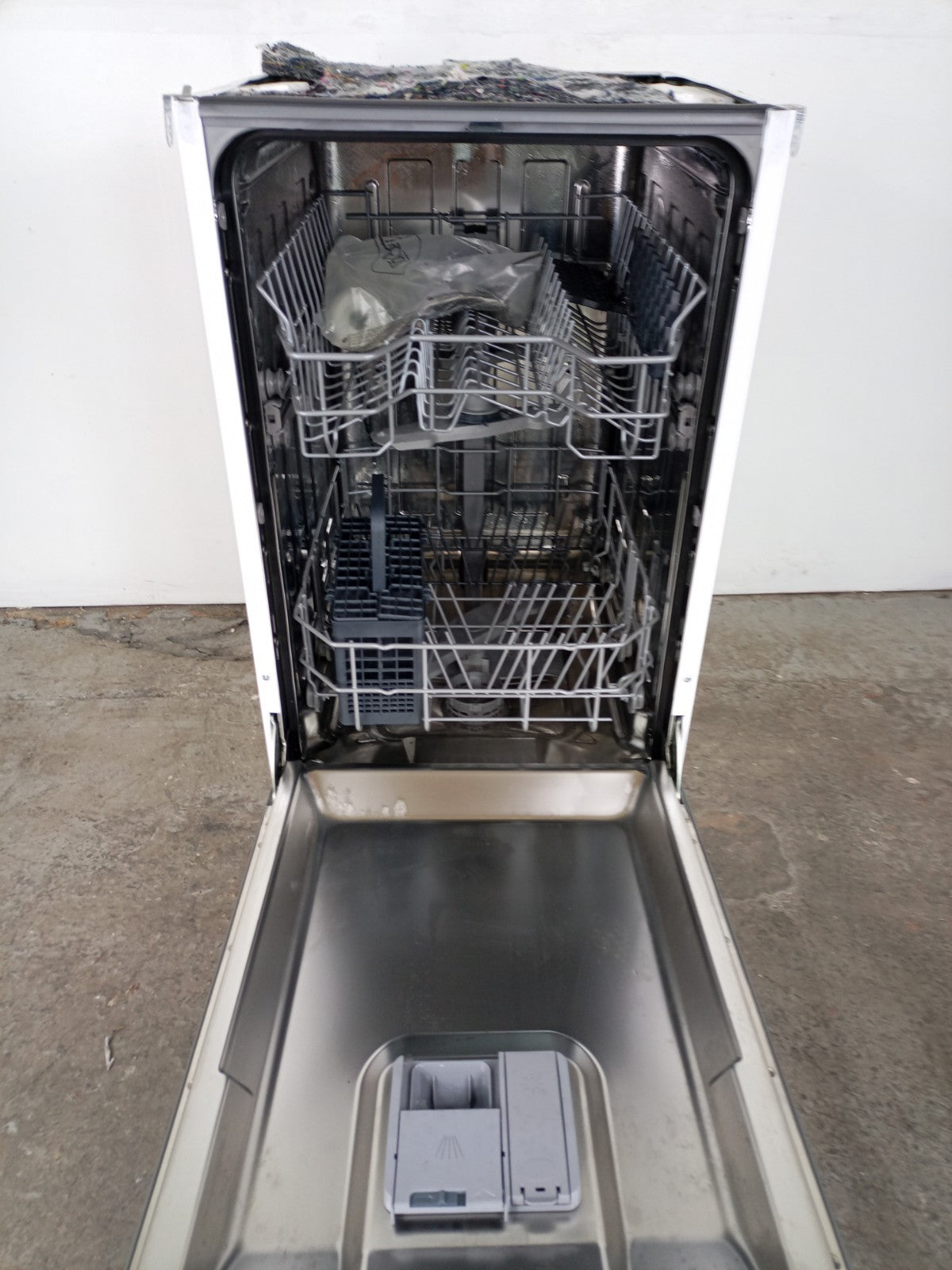 New Graded Beko DIS15020 Slimline Integrated Dishwasher RRP £299 V8