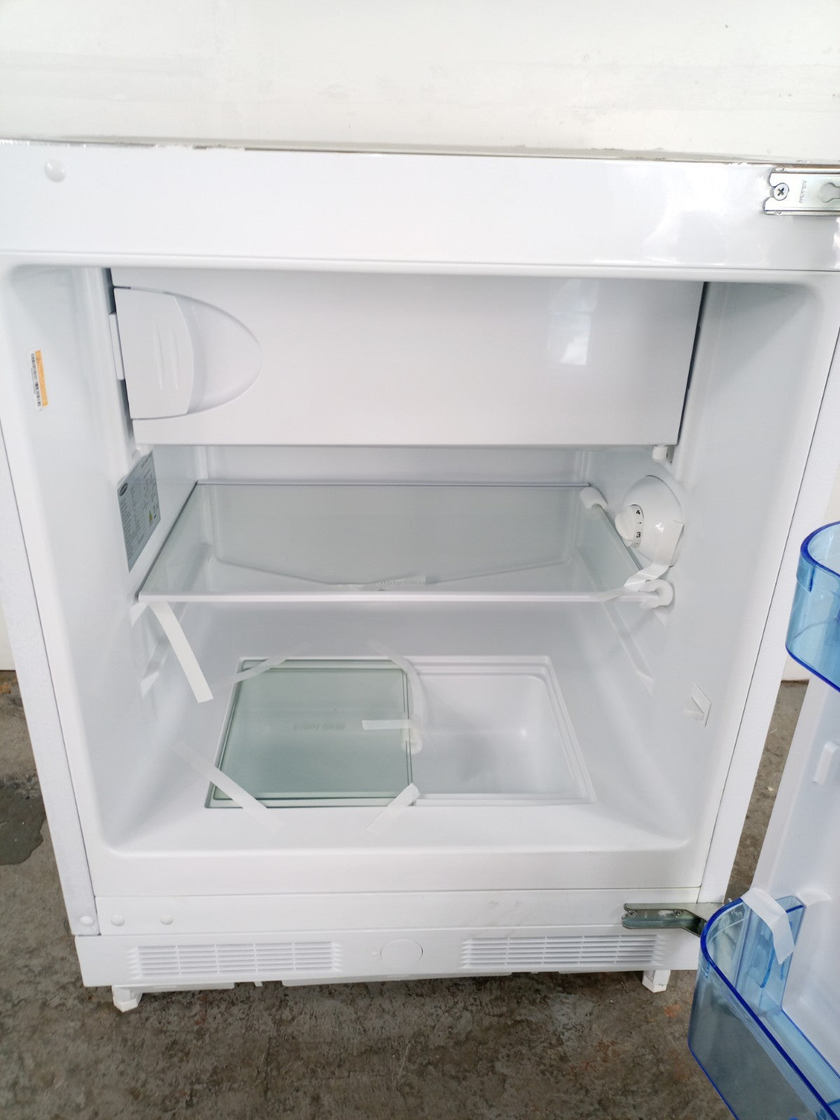 New Graded Iceking BU210EW  Integrated Undercounter Fridge Icebox RRP£339 P17