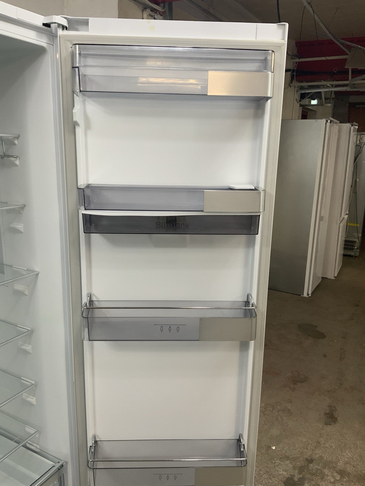 New Graded  GRUNDIG GSN30710DW Tall Fridge - White RRP £649! -K55