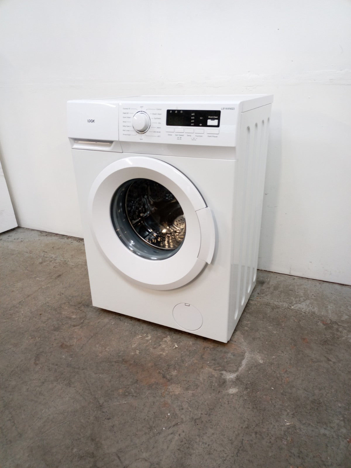 New Graded Logik L914WM23 9kg Washing Machine 1400 Spin RRP£299 C10