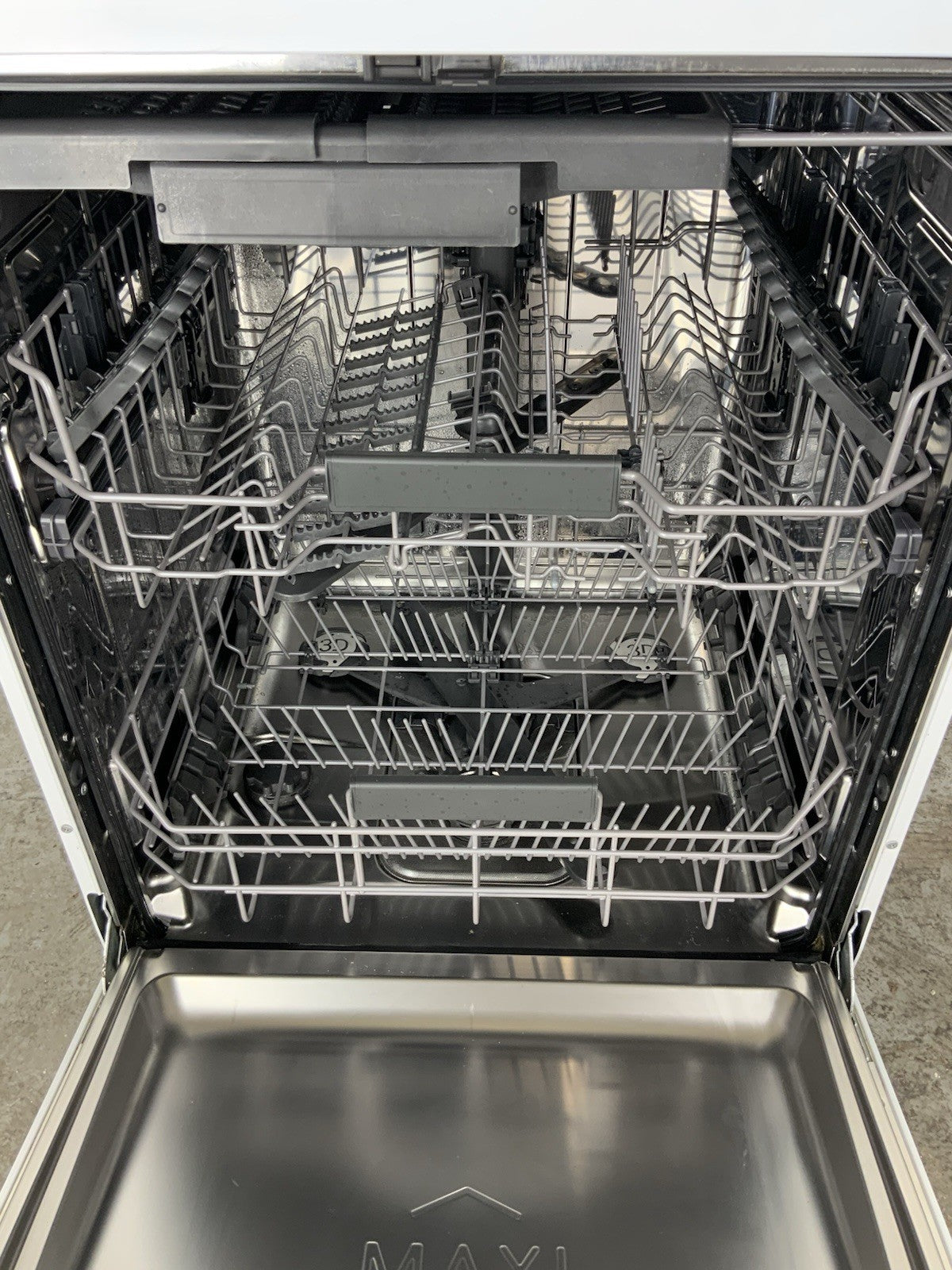 New Graded HOTPOINT Maxi Space H7FHP33UK Full-size Dishwasher - White F46