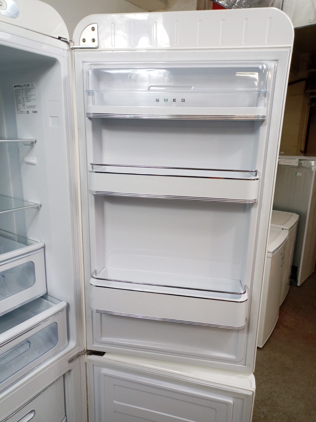 New Graded Retro White  Smeg FAB32RWH5UK 60/40 Fridge Freezer RRP£2099 S92