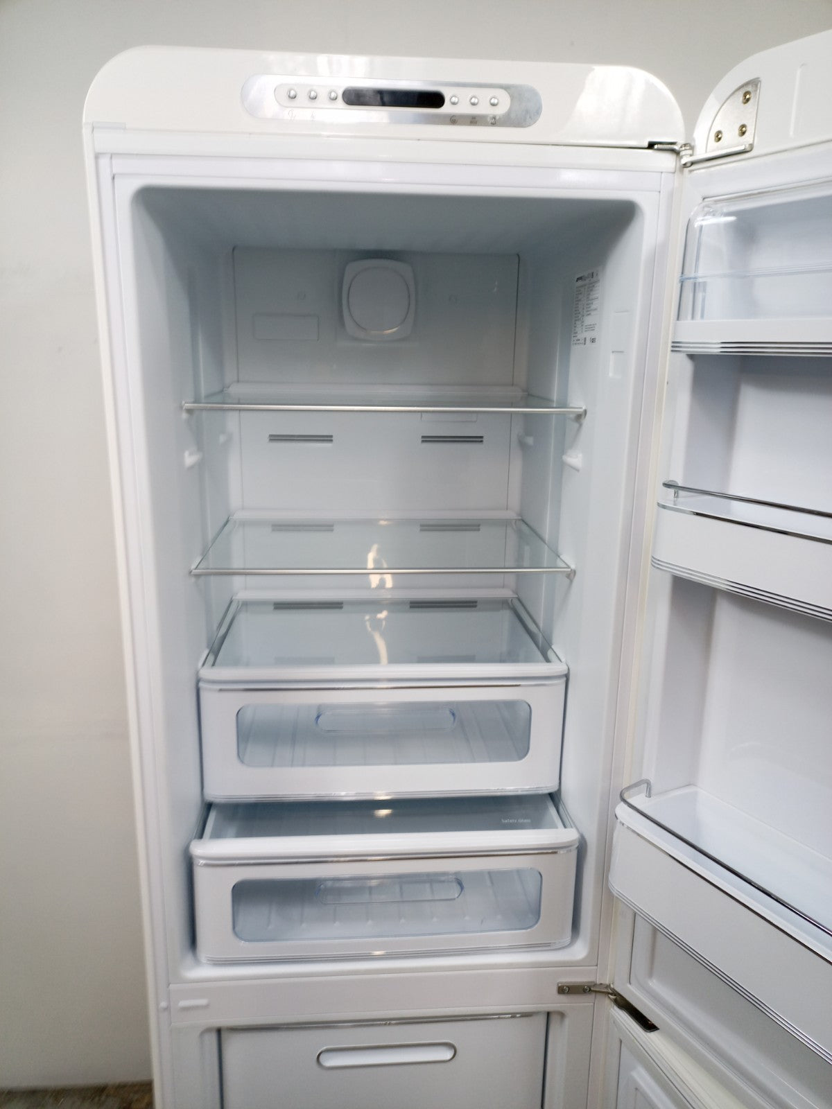 New Graded Retro White  Smeg FAB32RWH5UK 60/40 Fridge Freezer RRP£2099 S92