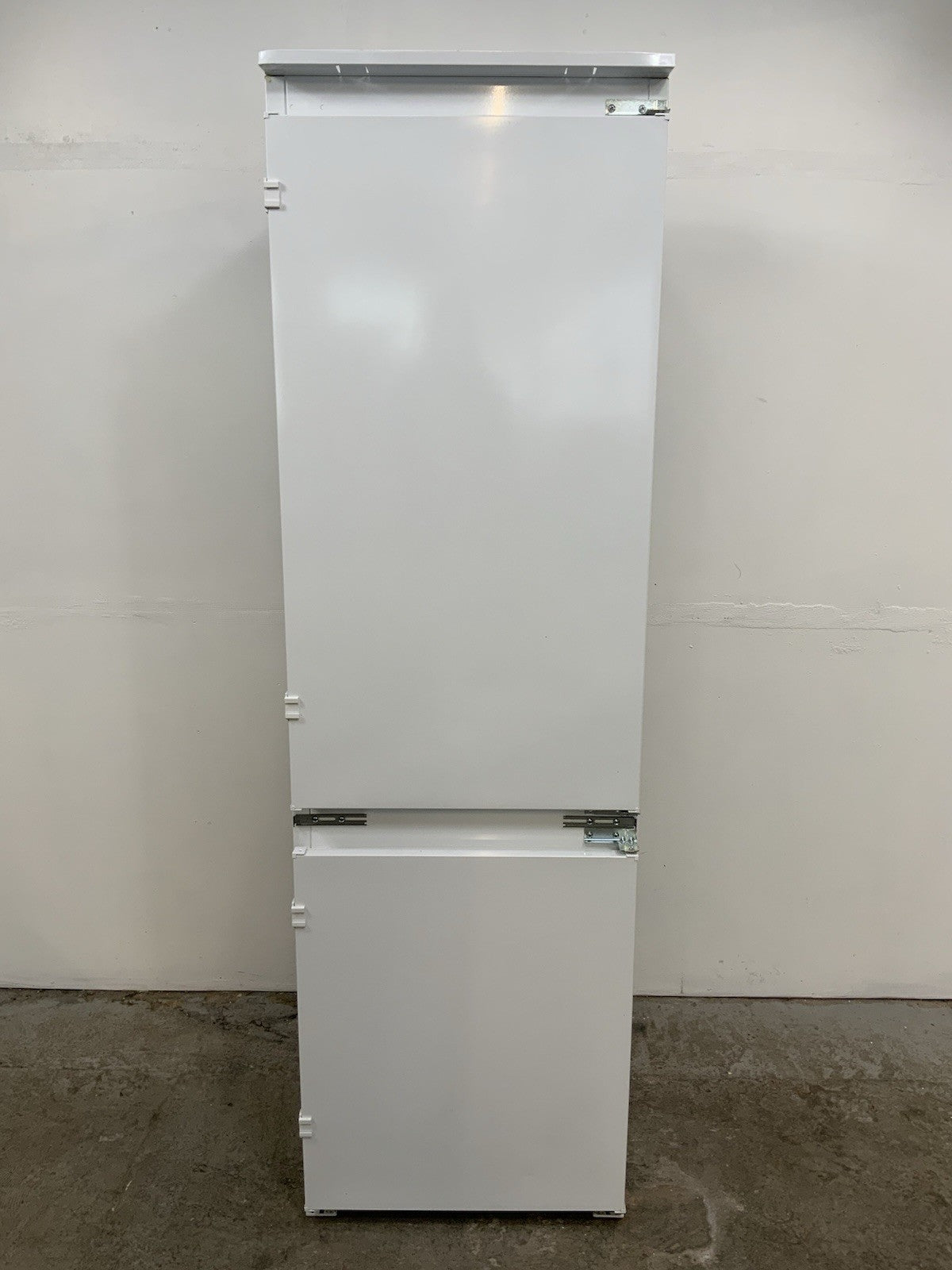 New Graded Indesit Low Frost BI 18A2 D/I UK Integrated 70/30 RRP £389 UK Del R29