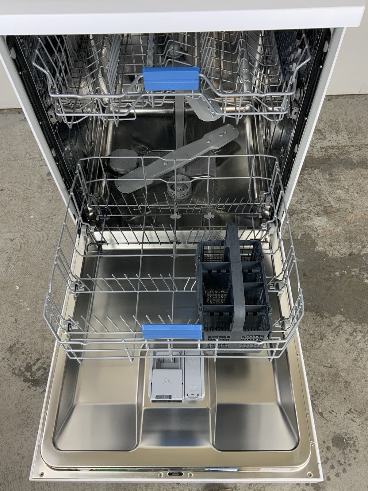 New Graded White BEKO BDFN15420W Pro HygieneIntense  Full-size Dishwasher F30