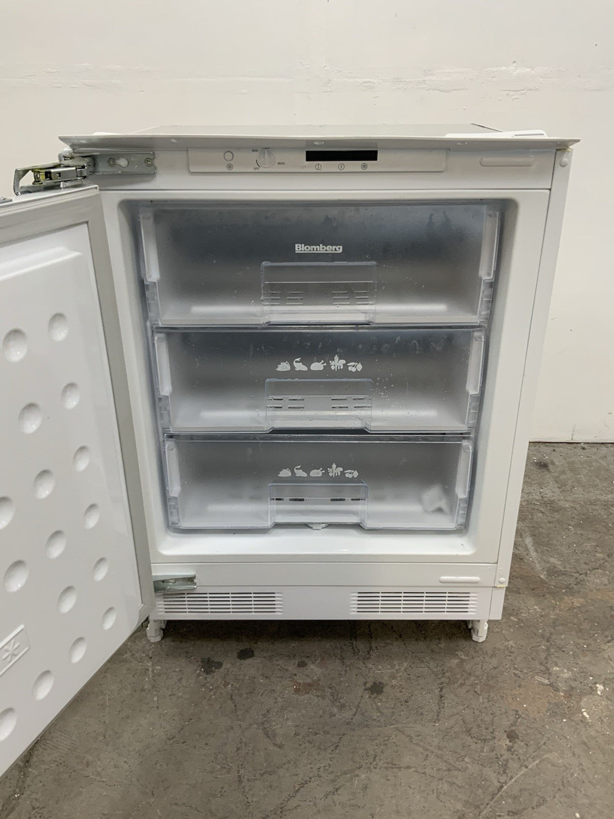 New Graded Beko FSE1654IU Integrated Undercounter Fridge Icebox RRP£399 K88