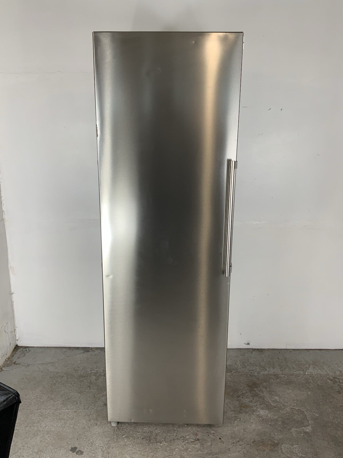 Used CDA FF880SC 60cm Wide Frost Free Freestanding Upright Freezer F60