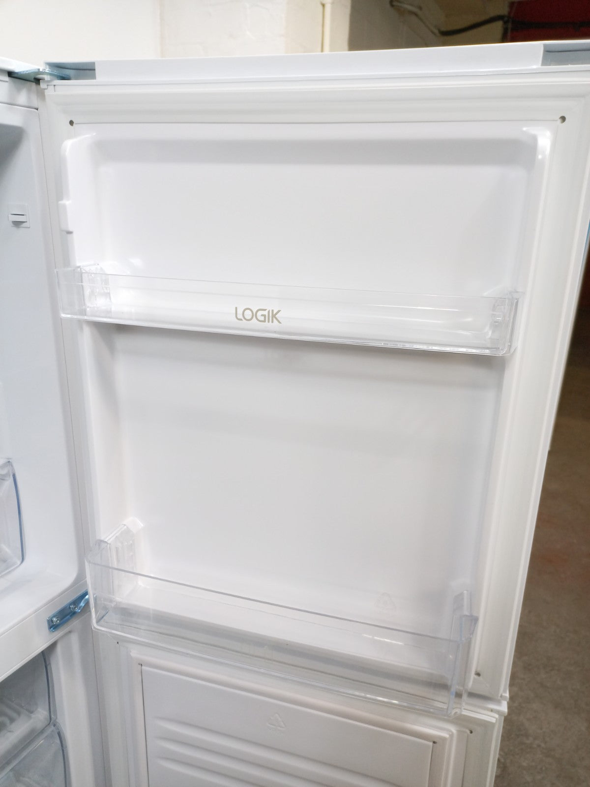 New Graded LOGIK L55CW23 60/40 Fridge Freezer - White RRP £259 S85
