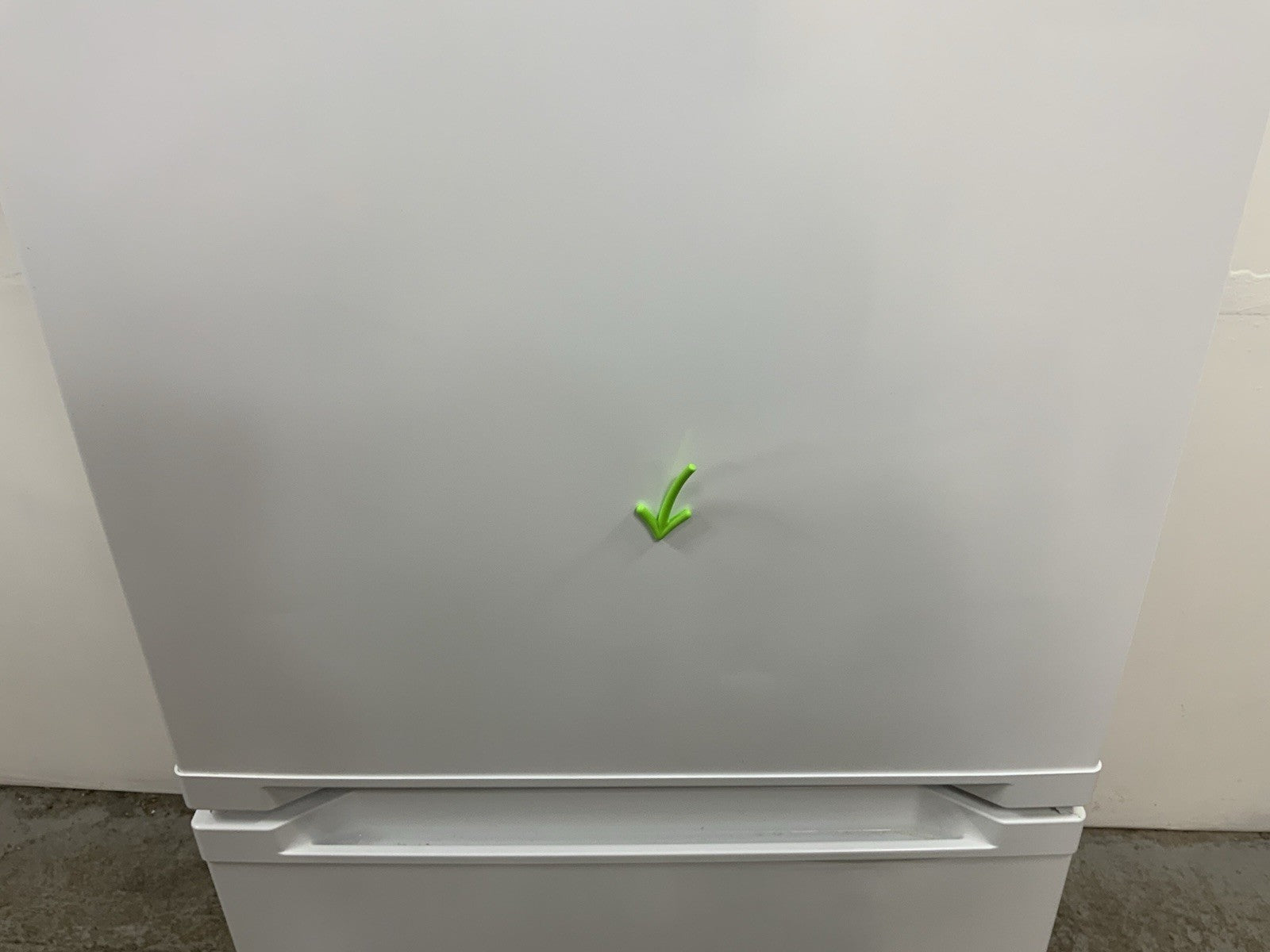 New Graded LOGIK LFC55W23 50/50 Fridge Freezer - White RRP £349 P16