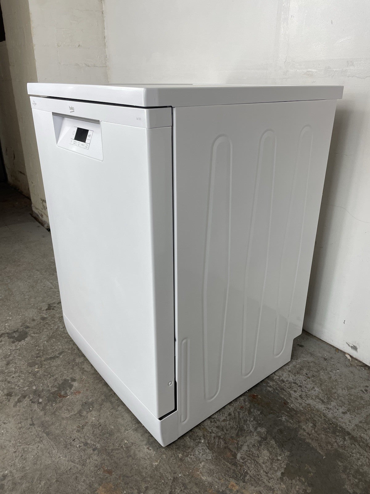 New Graded White BEKO BDFN15430W Pro HygieneIntense  Full-size Dishwasher F52
