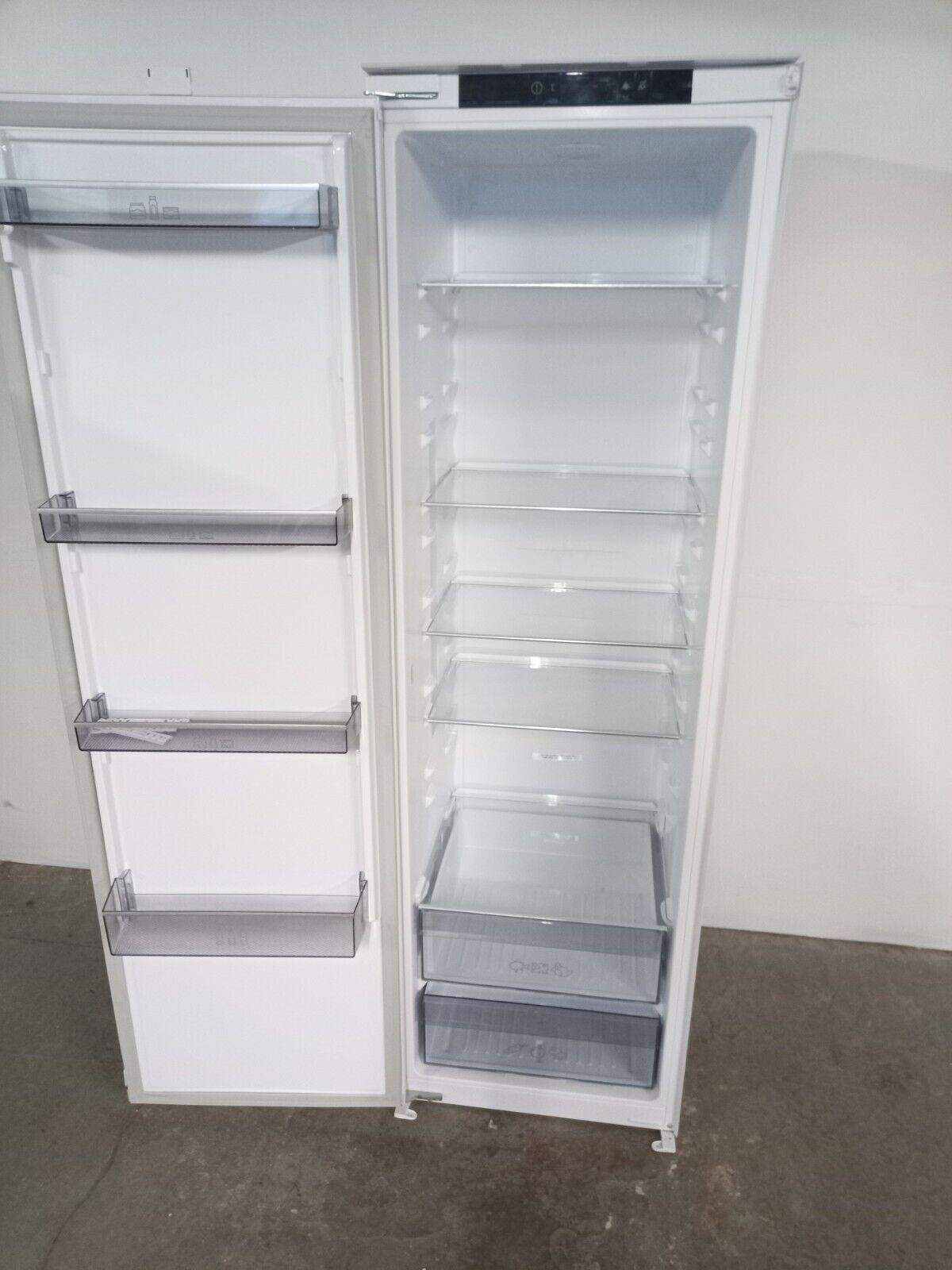 New Graded Beko Blomberg SST3455I   Integrated Tall Larder Fridge RRP£579 D2