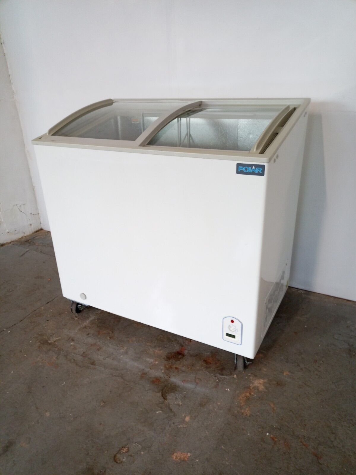 New Graded Polar GM498 Display  Chest Freezer PERFECT FOR CHRISTMAS R24