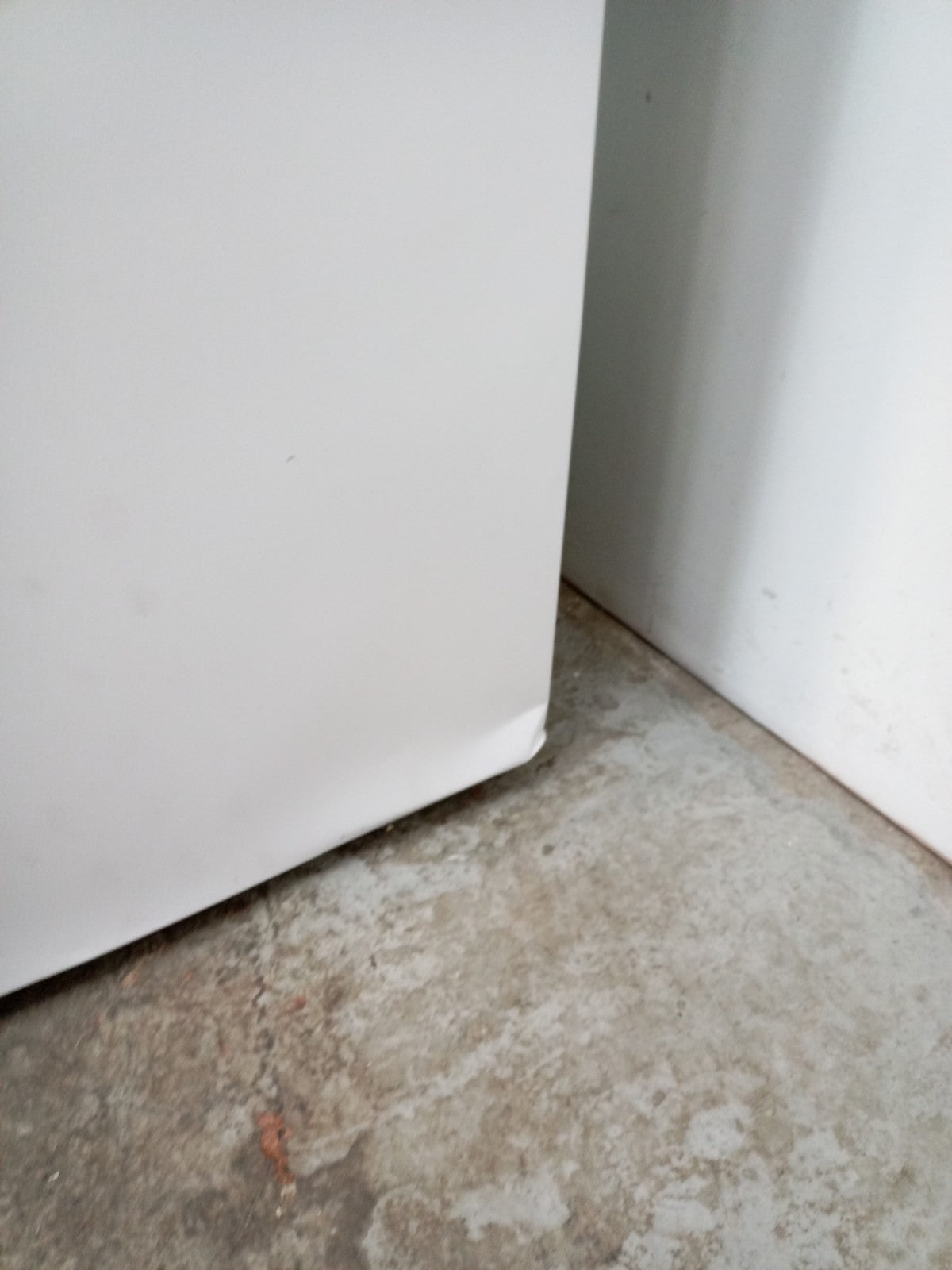 New Graded LOGIK L55CW23 60/40 Fridge Freezer - White RRP £259 S85