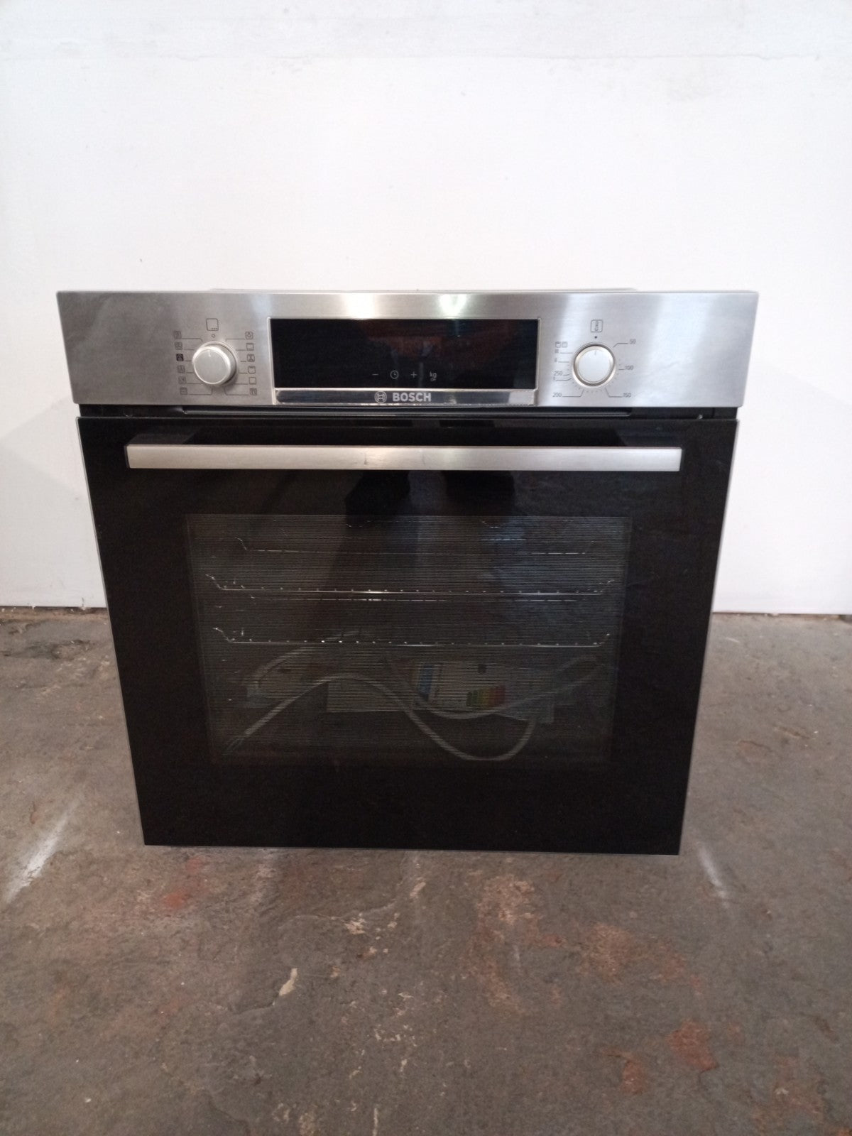 New Graded Bosch HGA574BS3B 60cm Built In Single Oven  RRP£599 T28
