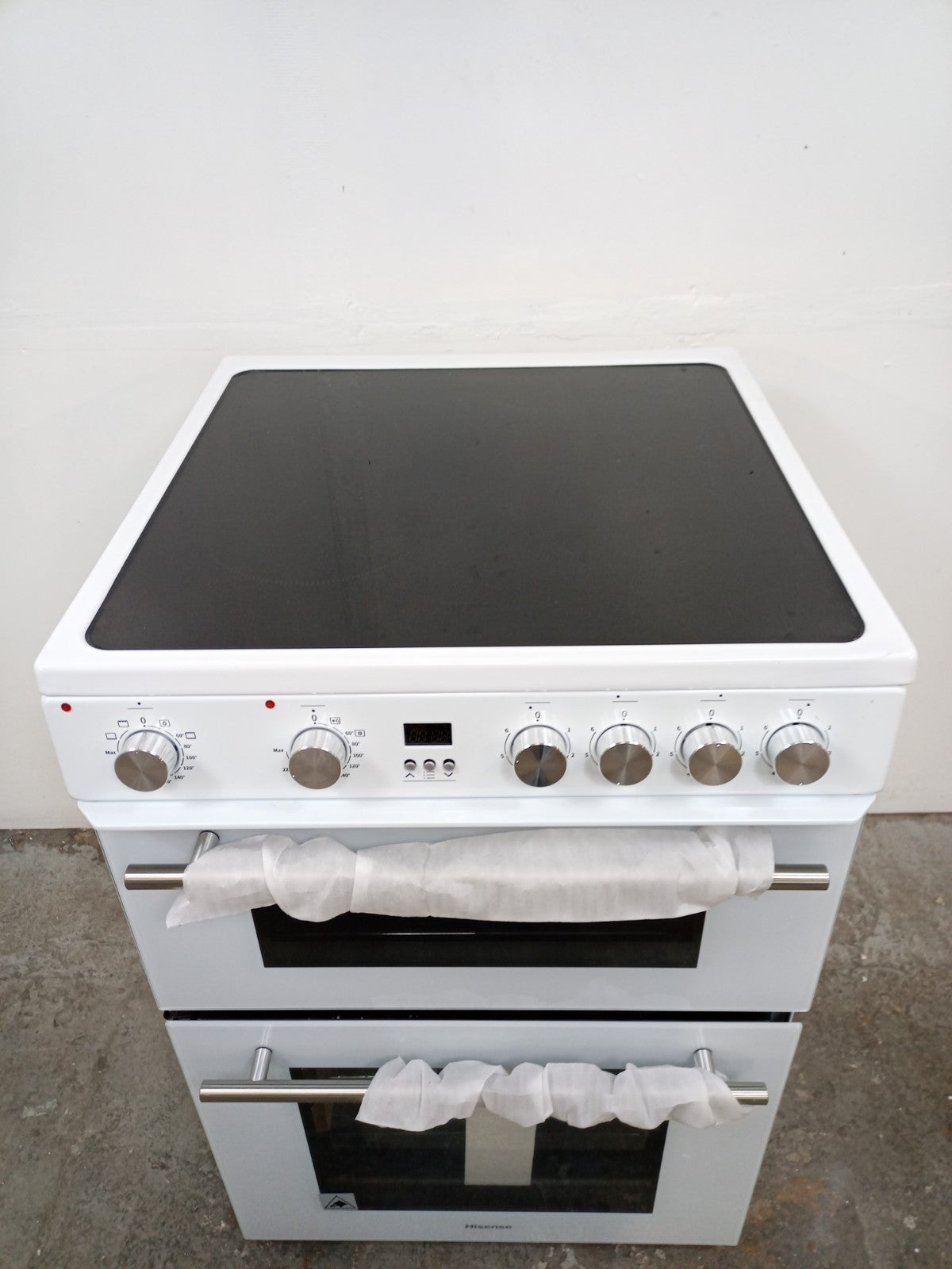 New Graded Hisense HDE3211BWUK 60cm Double Electric Cooker-White RRP£399 N81