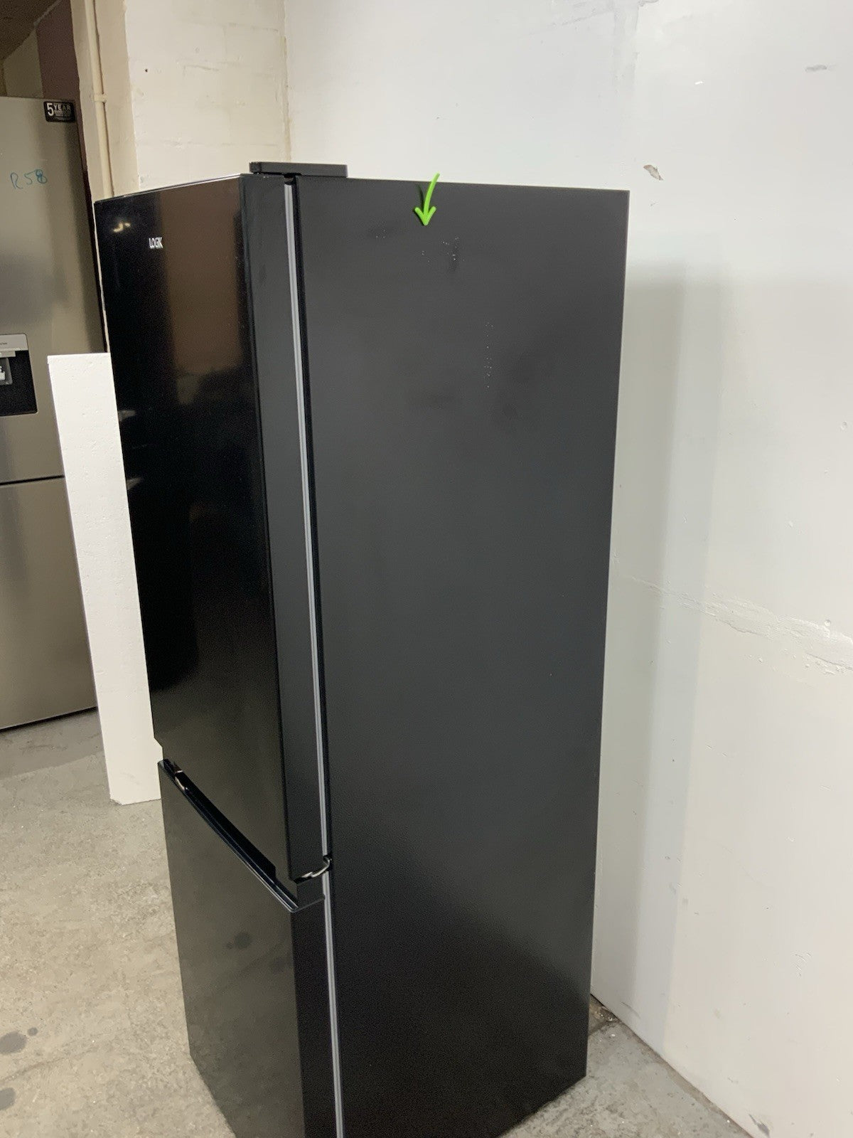 New Graded LOGIK LFC50B23 60/40 Fridge Freezer - Black RRP £299 P21
