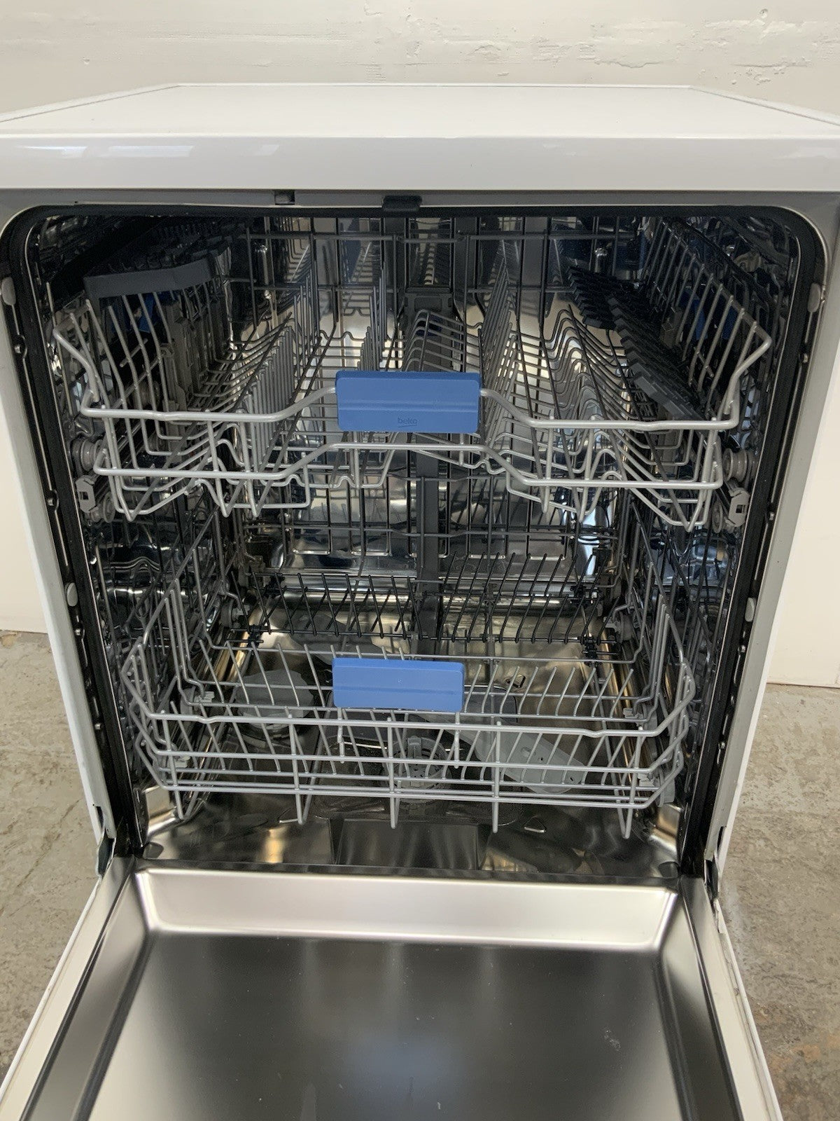 New Graded White BEKO BDFN15430W Pro HygieneIntense  Full-size Dishwasher K1