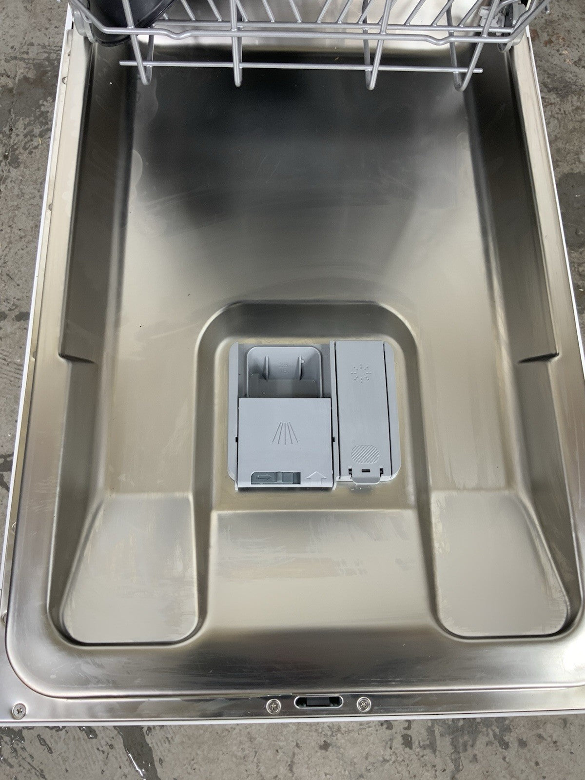 New Graded White  Beko DVS04X20W Slimline Dishwasher RRP£299- F18