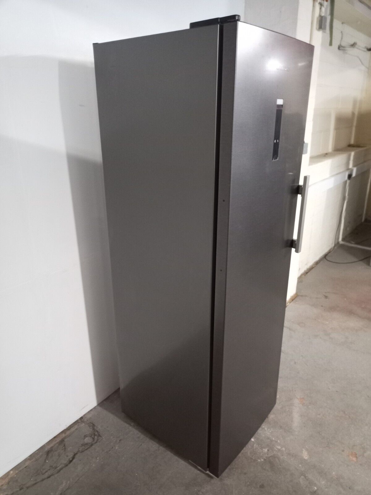 New Graded Black Steel Grundig GLNEP5686VPZ   Larder FrIdge RRP £549! -X8