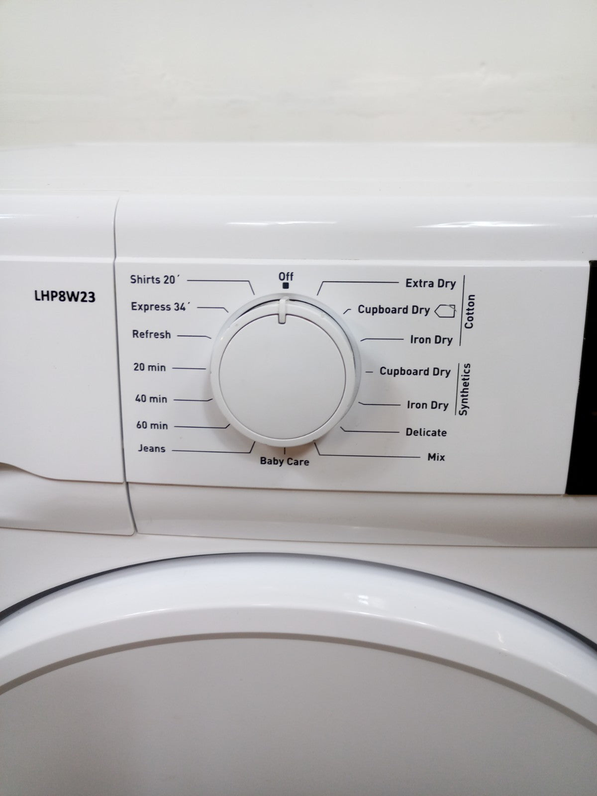 New Graded Logik LHP8W23 8kg Heat Pump Tumble Dryer RRP £329 D17