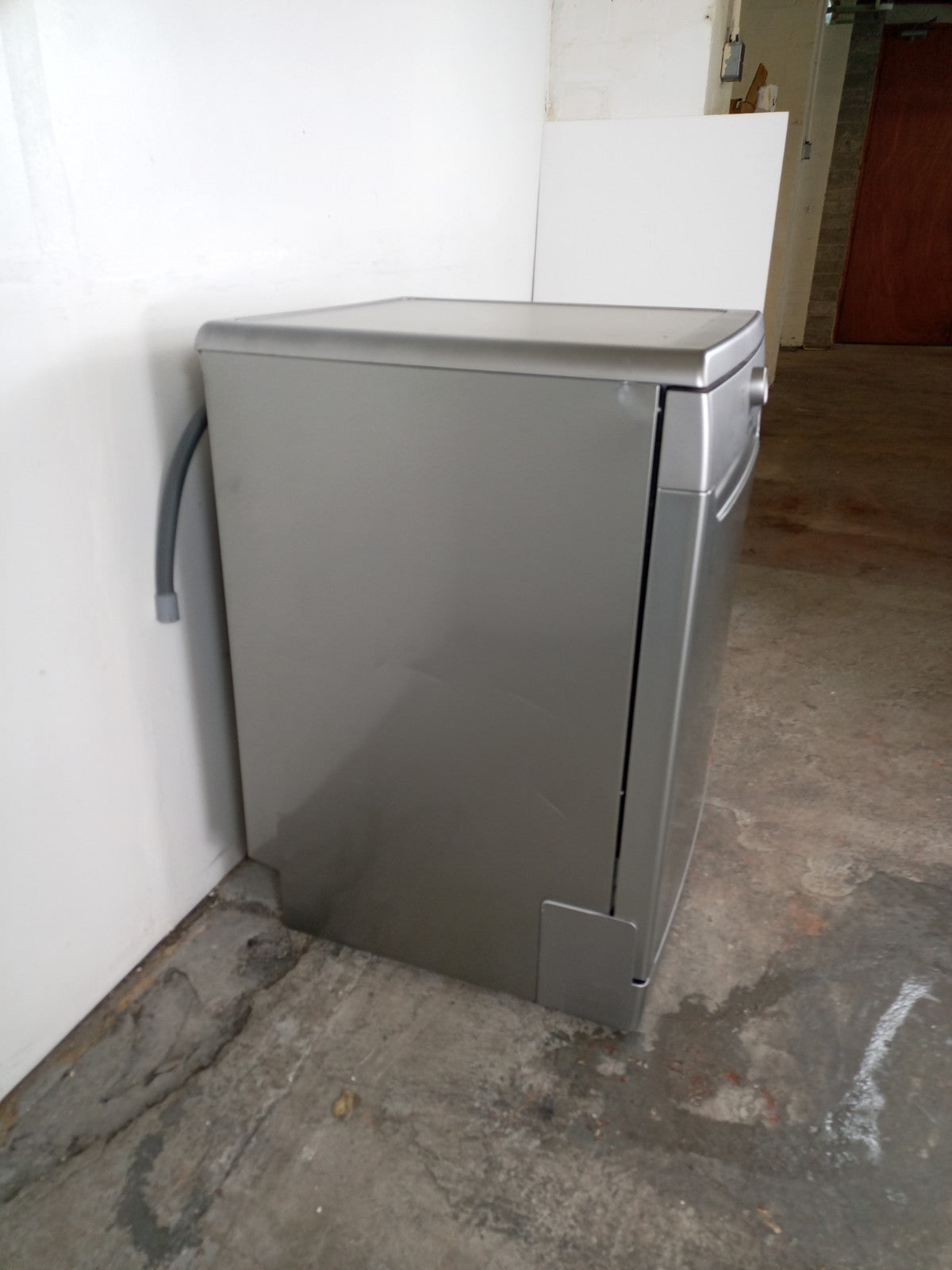 New Graded Silver Indesit D2FHK26SUK  Full Size Dishwasher RRP£299 P81