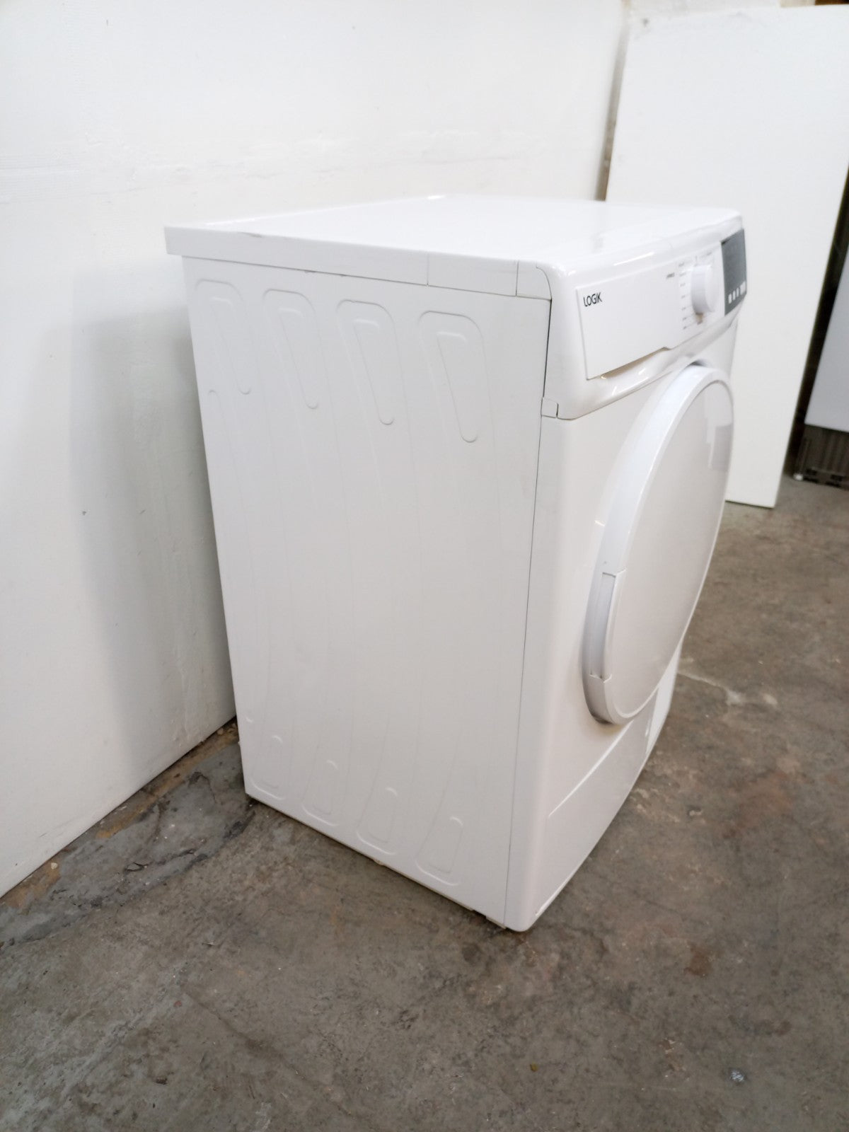 New Graded Logik LHP8W23 8kg Heat Pump Tumble Dryer RRP £329 D17