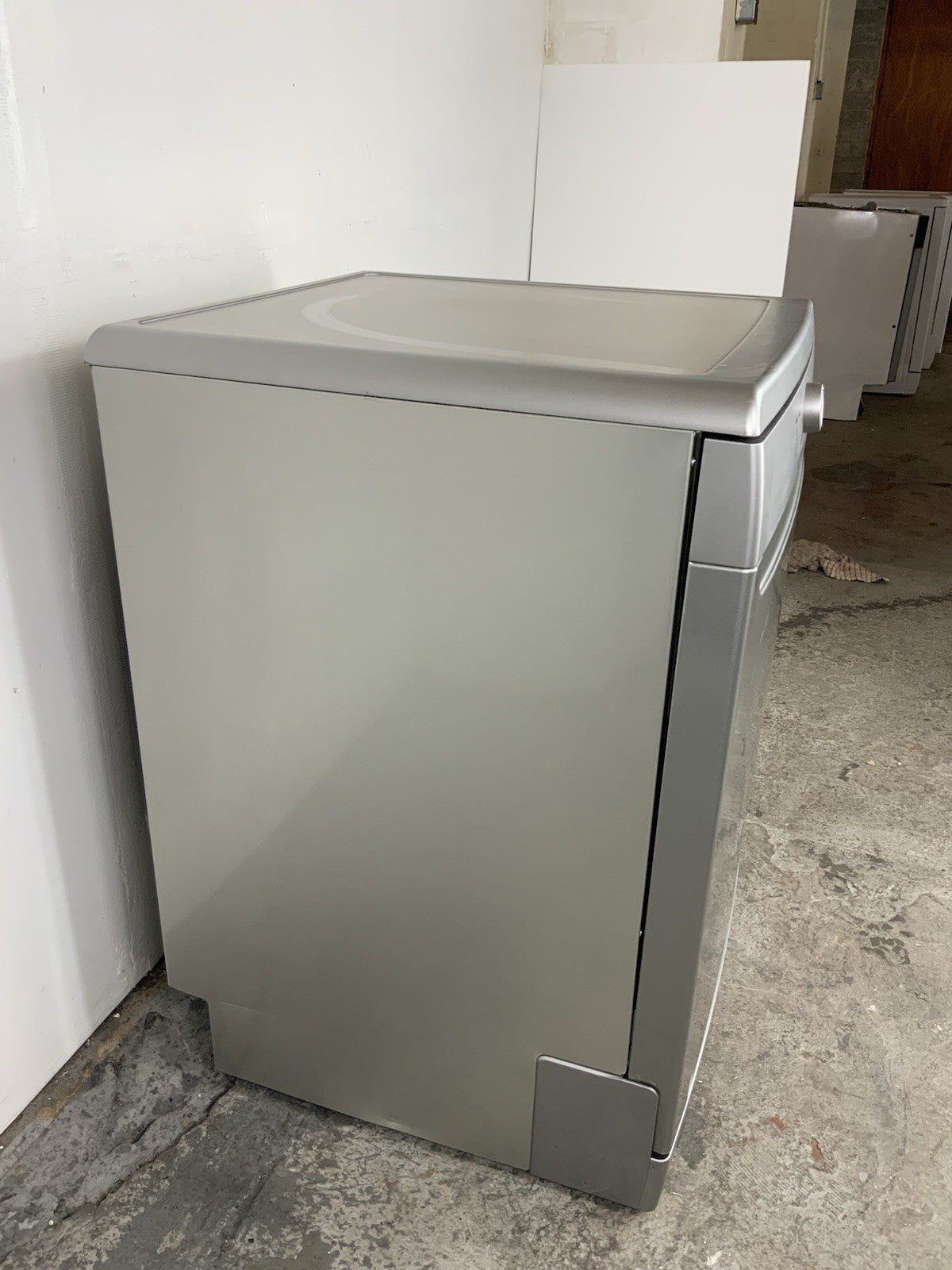 New Graded Silver Indesit D2FHK26SUK  Full Size Dishwasher RRP£299 F28