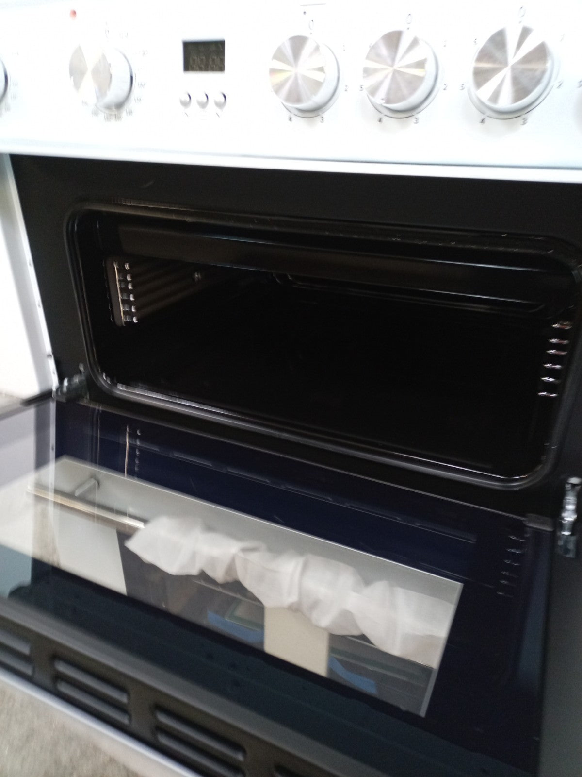 New Graded Hisense HDE3211BWUK 60cm Double Electric Cooker-White RRP£399 N81