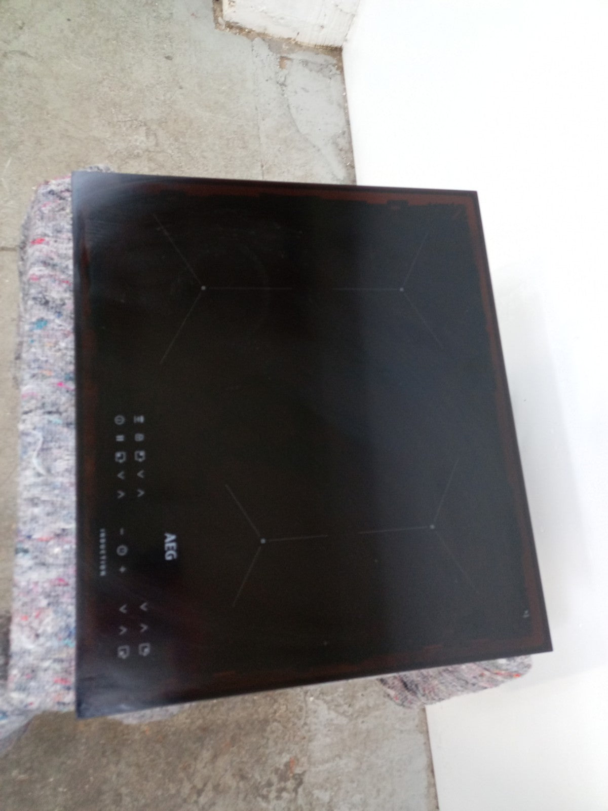 New Graded AEG ILB64334CB 59 cm Ceramic Induction Hob - Black RRP£429 N78