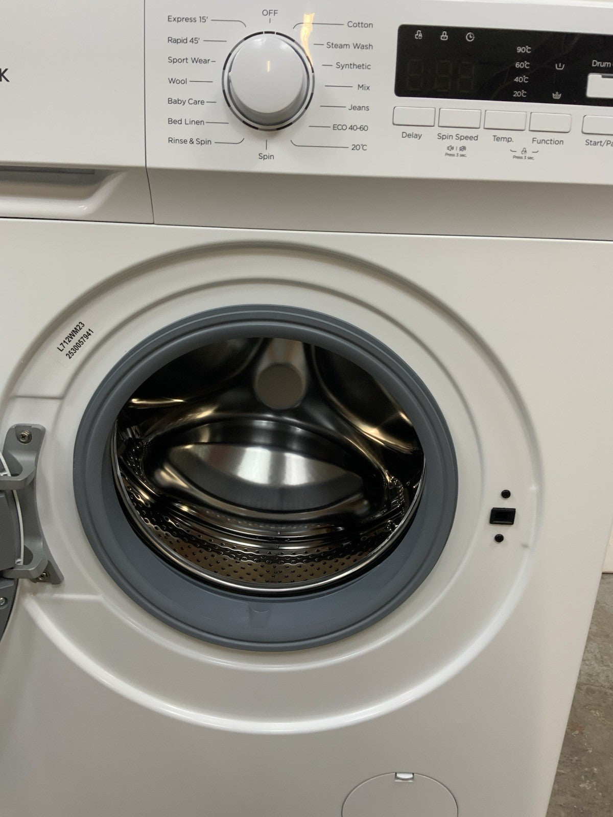 New Graded LOGIK L712WM23 7 kg 1200 Spin Washing Machine - White RRP£239 P65
