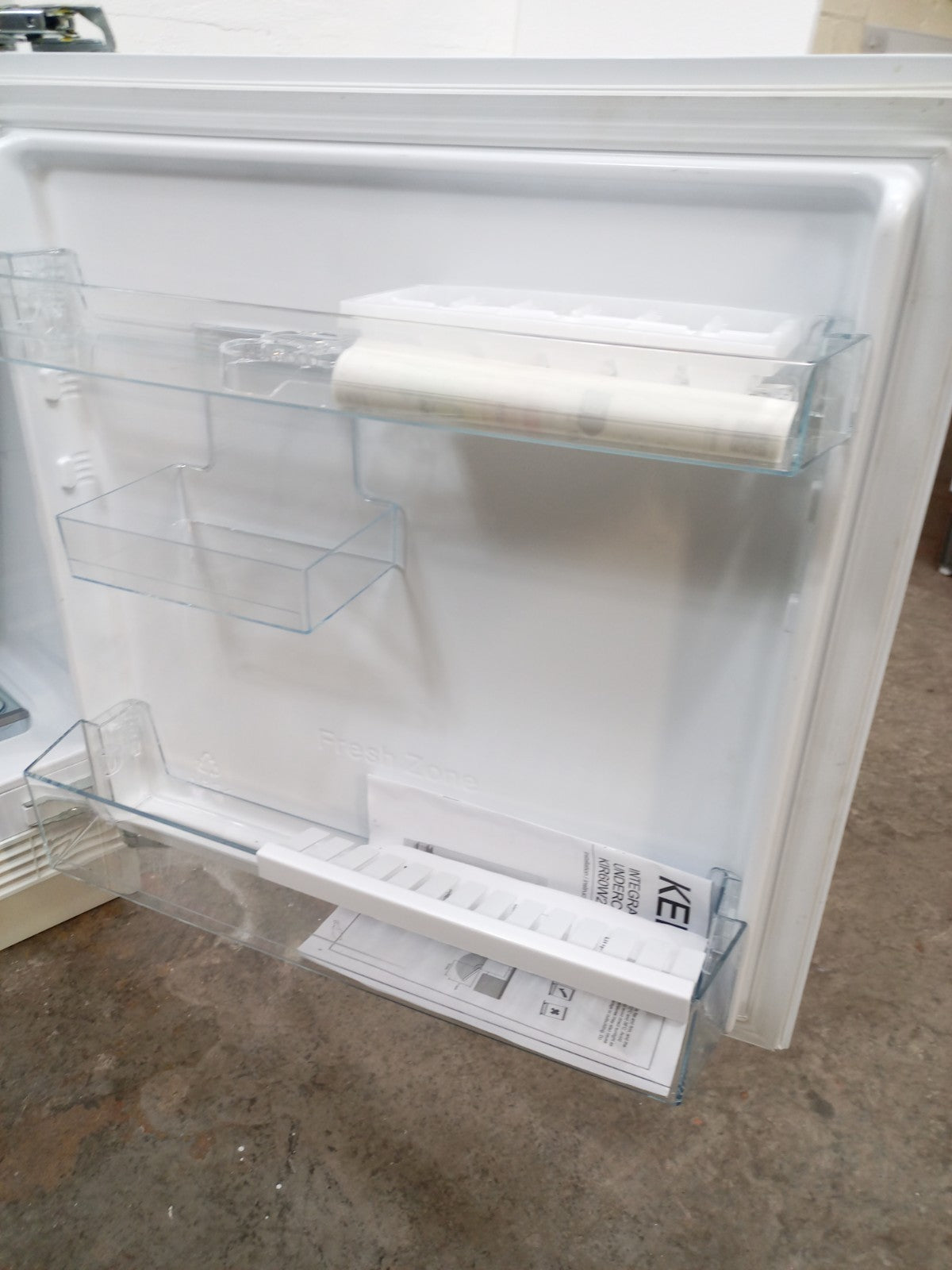 New Graded Kenwood KIL60W23 Integrated Undercounter Fridge RRP£269 M5