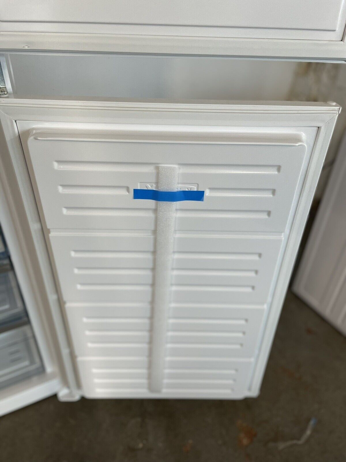 New Graded Montpellier MIFF505LF Integrated Frost Free Fridge Freezer 50/50 X48