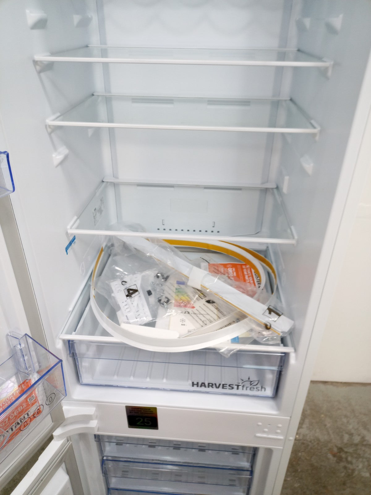 New Graded Beko BCND4V973 193cm Integrated  70/30 Fridge Freezer RRP £679 N89