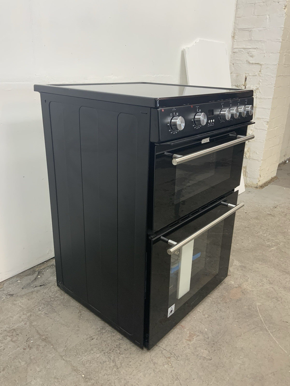 New Graded Hisense HDE3211BBUK Double Oven Electric Cooker with Ceramic Hob  K48