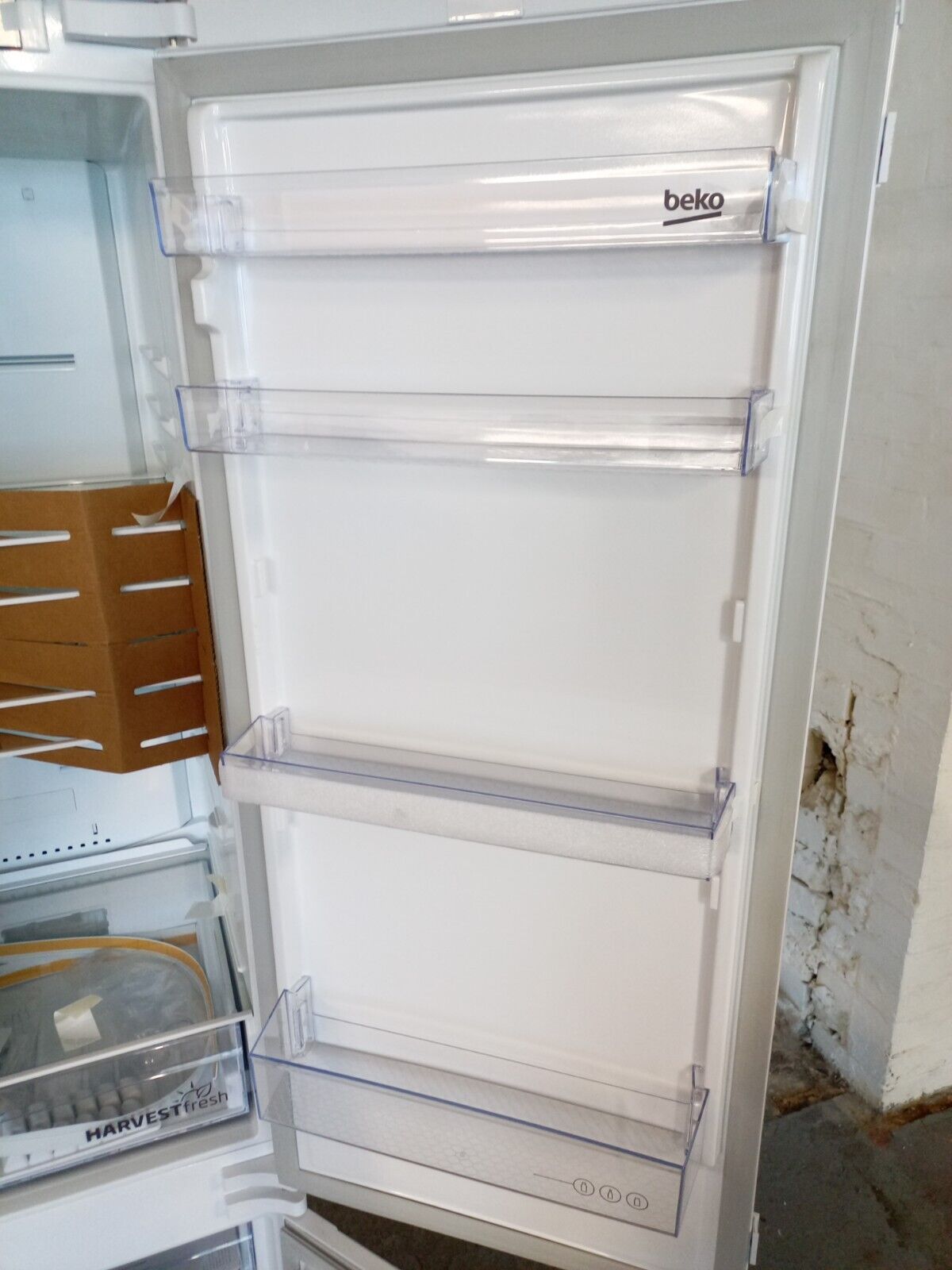 New Graded BEKO BCND4V973 193cm Integrated  70/30 Fridge Freezer RRP £719! T15