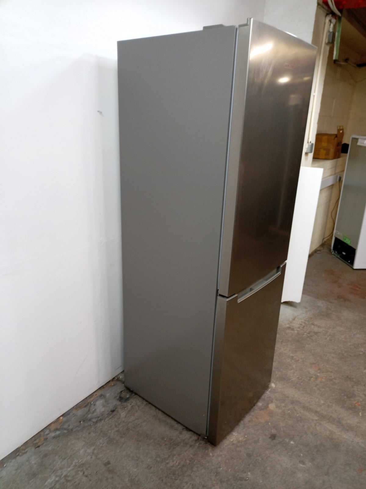 New Graded Kenwood KNF60XD23 60/40 Fridge Freezer - Silver RRP £499 S87