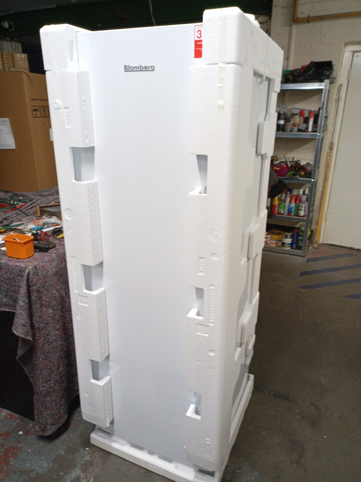 New Graded Beko FNM4671P Tall 256 ltr Freezer RRP £599 Suitable Outbuilding M29