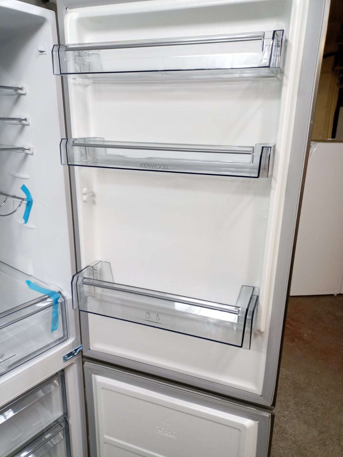 New Graded Kenwood KNF60XD23 60/40 Fridge Freezer - Silver RRP £499 S87