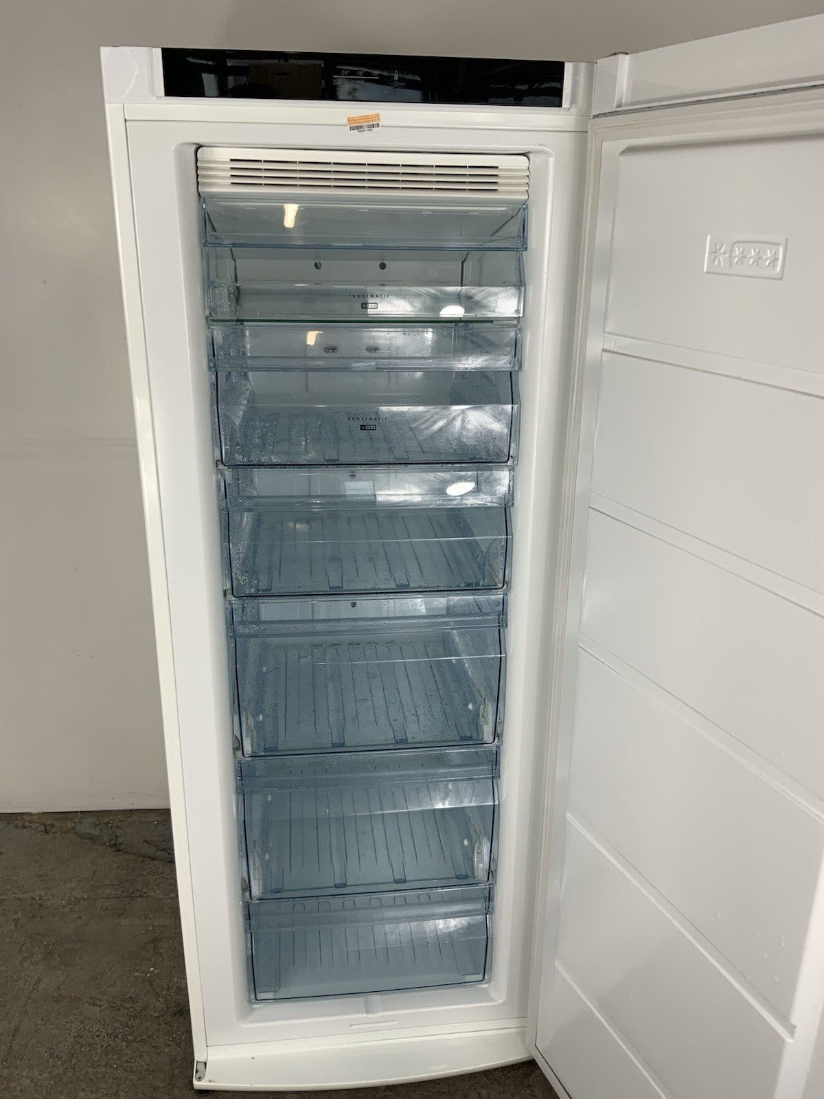 AEG A72020GNW0 60cm Wide Frost Free Freestanding Upright Freezer - White F71