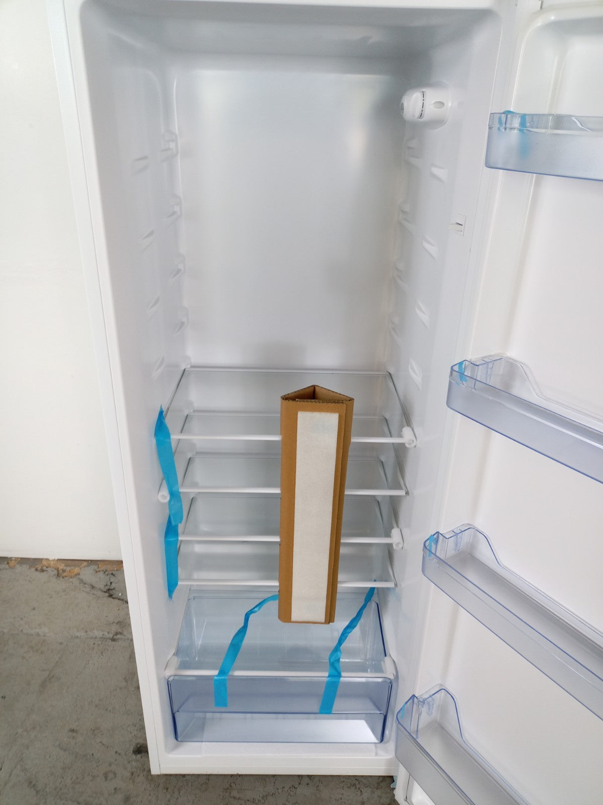 New Graded Iceking RL254EW Tall  242 ltr Larder FrIdge RRP £299 - E6
